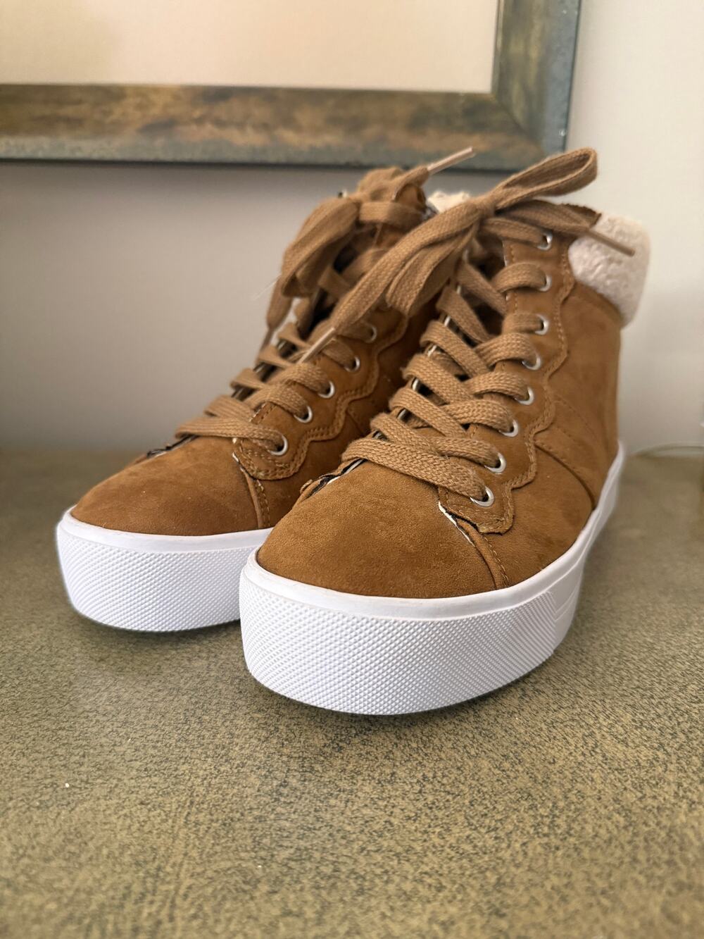 Marc Fisher Dapyr high top sneakers brown faux suede finish leece-lined 7.5